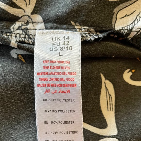 Yumi Fun Swan Print Blouse - Picture 6 of 9